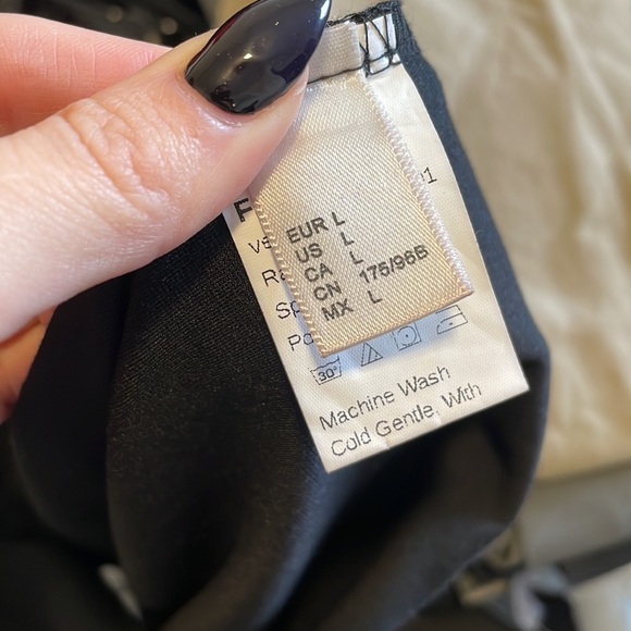 Black Cropped Mesh V-Neck Top - Picture 8 of 9